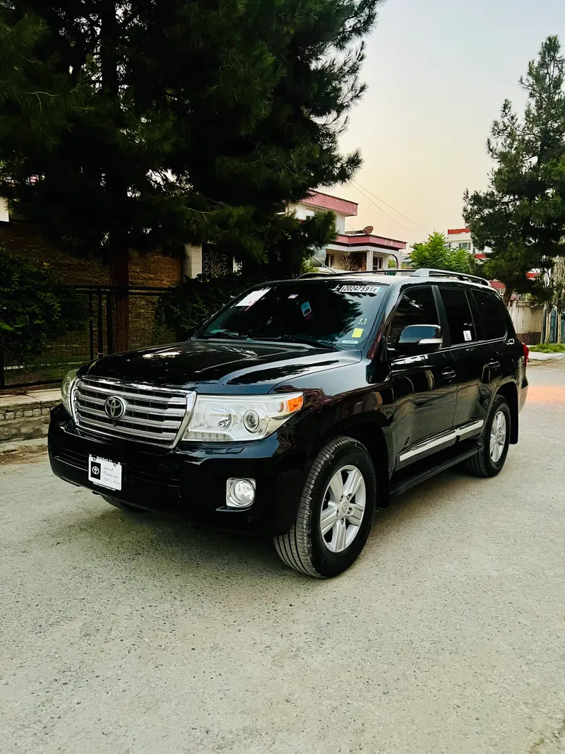 Toyota Landcruiser 2013 (4)