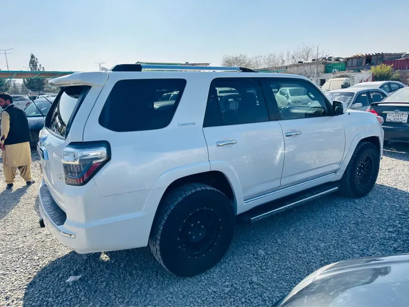 تویوتا 4Runner 2010 (3)