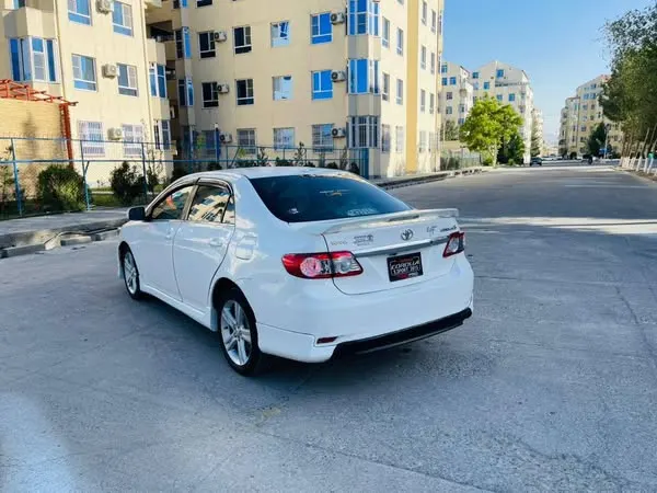 Toyota Corolla 2013 (2)