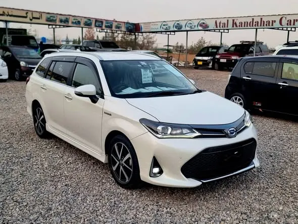 Toyota Fielder 2018 (2)
