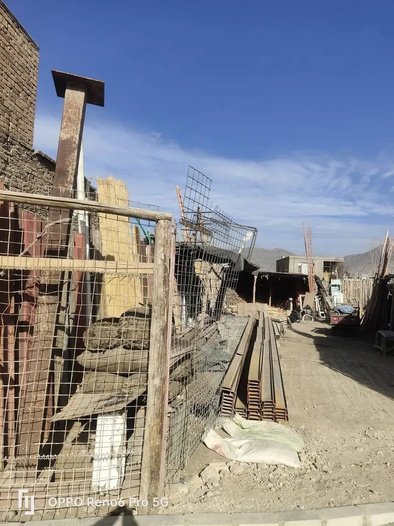 سوداګریز کونجی ځمکه د پلورنې لپاره، شاوخوا 7 بسوه، له کرایي دکان سره (4)