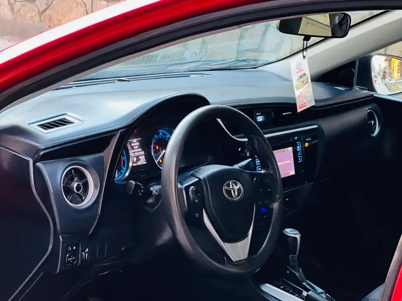 Toyota Corolla 2017 (4)
