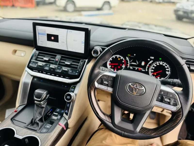 Toyota Land Cruser 2024 (4)