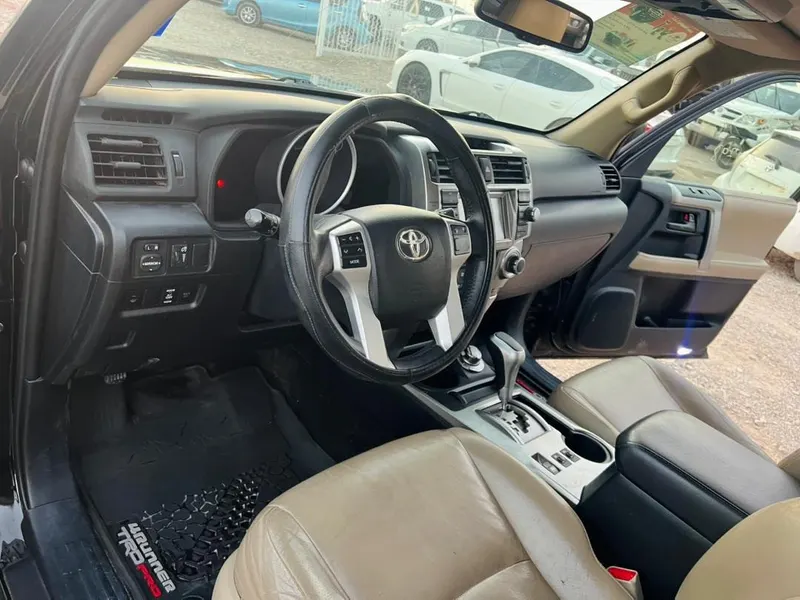 Toyota 4 Runner 2011 (4)