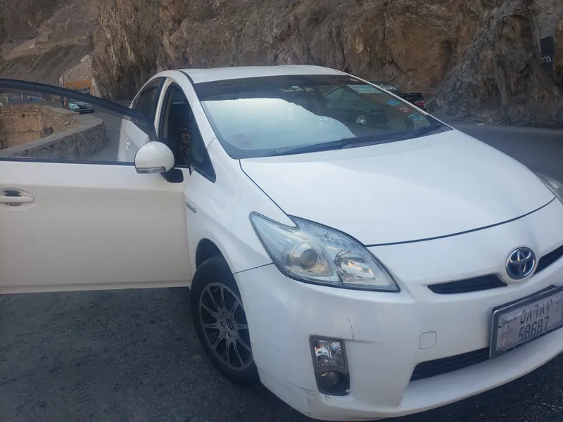 Toyota Prius 2011 (4)