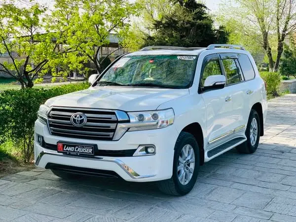 Toyota Land Cruiser 2016 (1)
