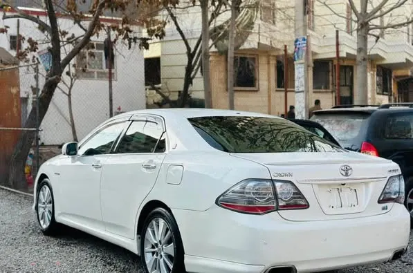 Toyota Crown 2009 (3)