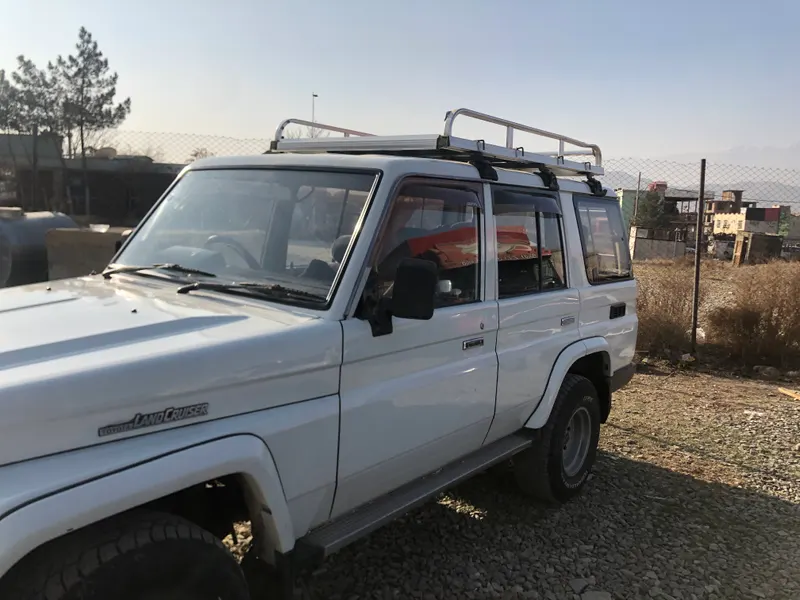 Toyota Land Cruiser Prado (3)