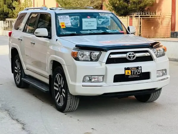 Toyota 4Runner Limited 2010 (2)