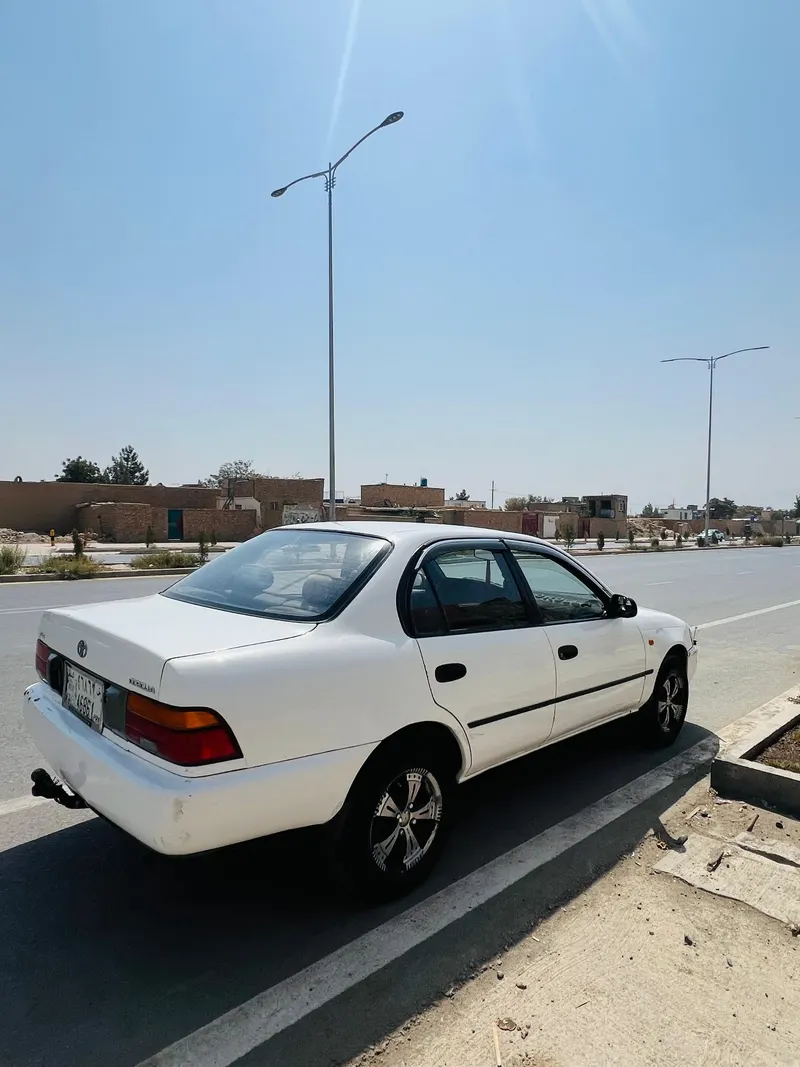 Toyota Corolla 1997 (2)