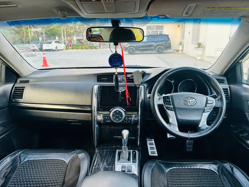 Toyota Mark X 2010 (3)