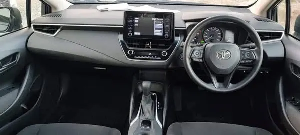 Toyota Corolla Touring Hybrid 2020 (4)