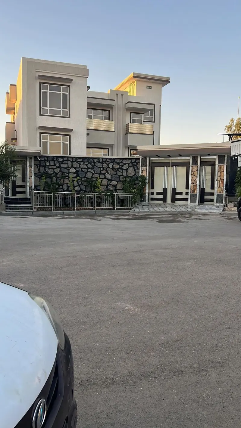 خانه 10 اتاقه (1)