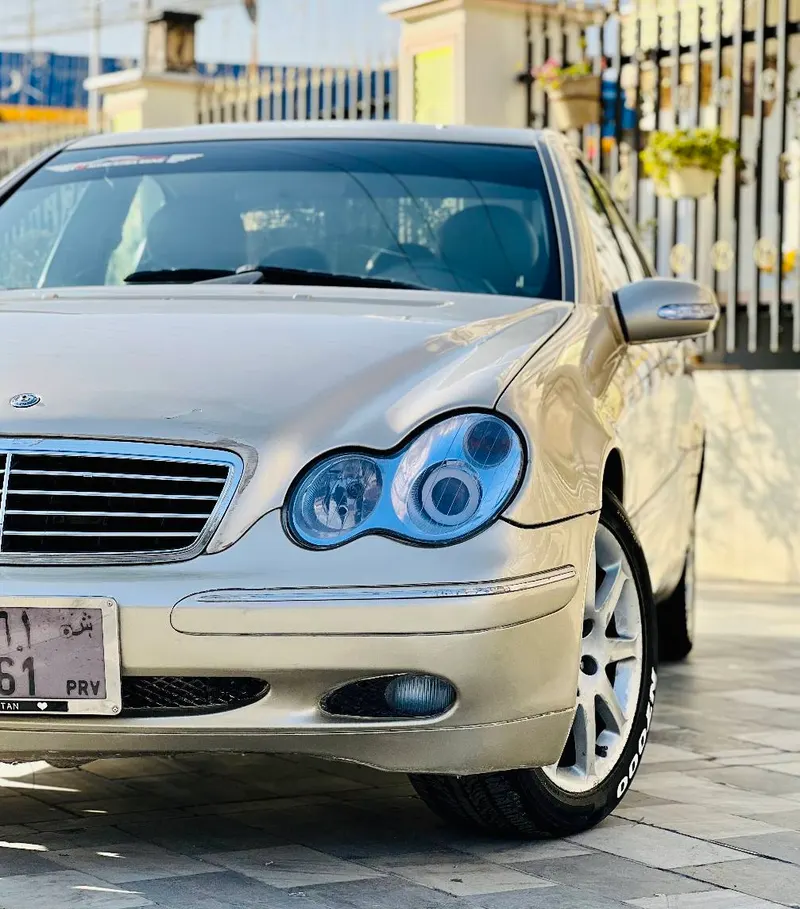 Mercedes-Benz 2003 (2)