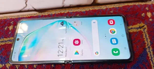 Samsung Z Flip (2)