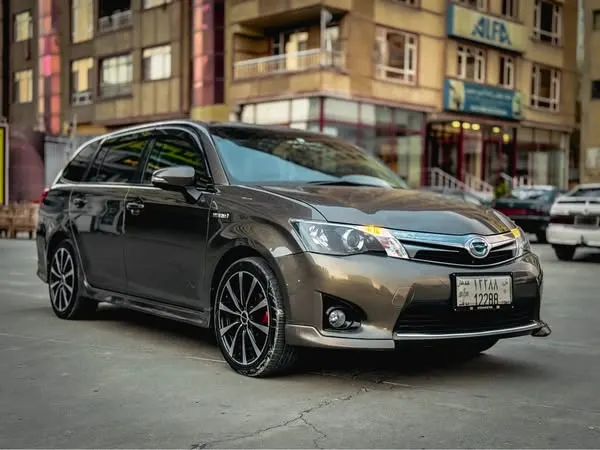 Toyota Fielder Hybrid 2014 (2)