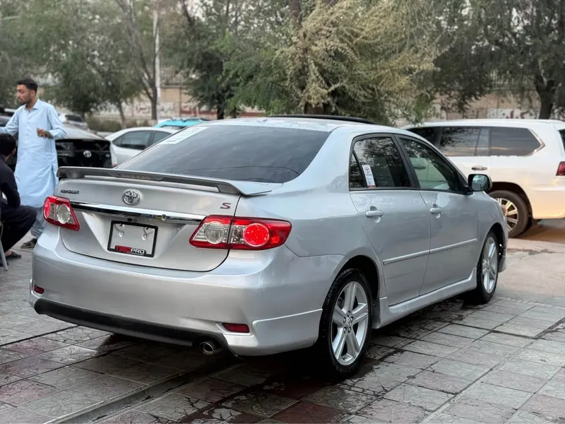 Toyota Corolla 2013 (3)