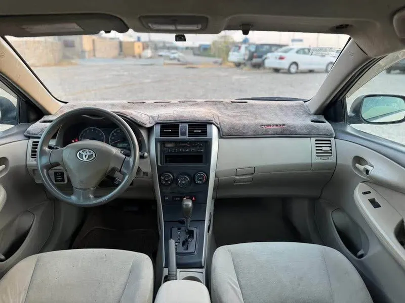 Toyota Corolla 2010 (4)