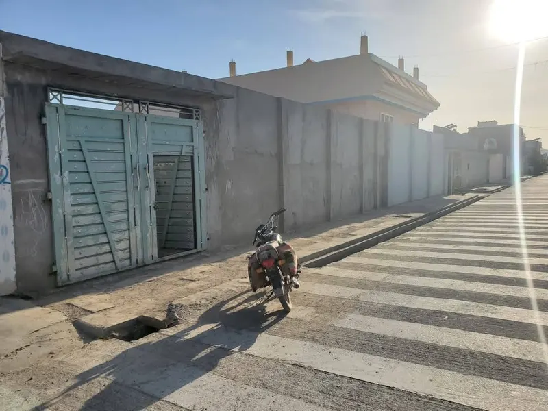 Walled plot for sale, 450 m² (4)