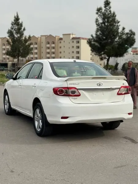 Toyota Corolla 2013 (3)
