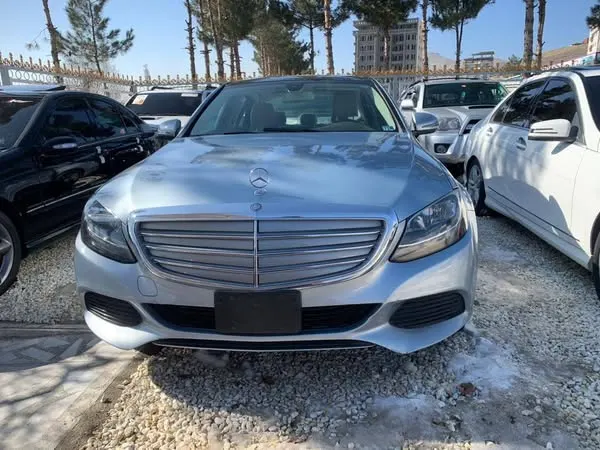 Mercedes-Benz C300 2016 (1)