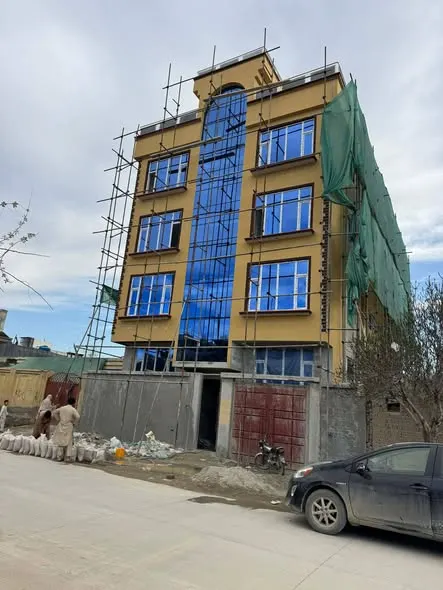 4-storey house for sale, with full basement (1)