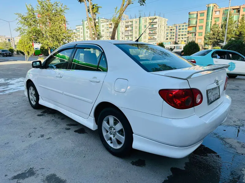 Toyota Corolla 2005 (2)