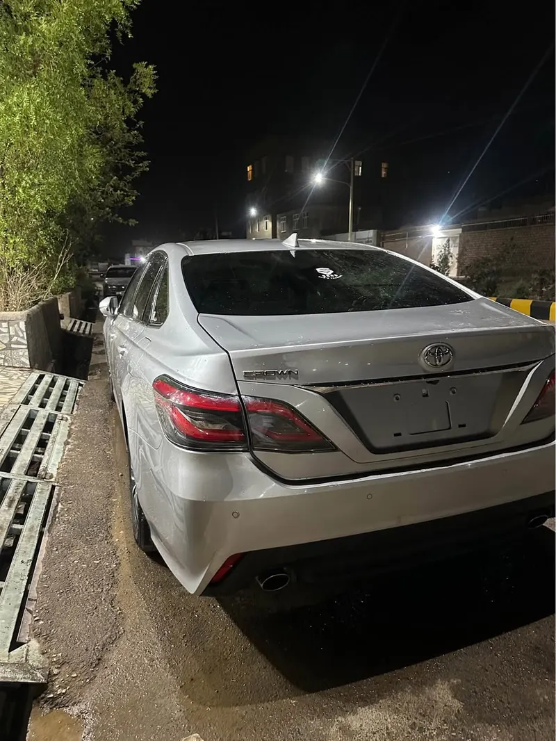 Toyota Crown 2019 (3)