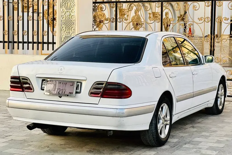 Mercedes-Benz 2001 (3)