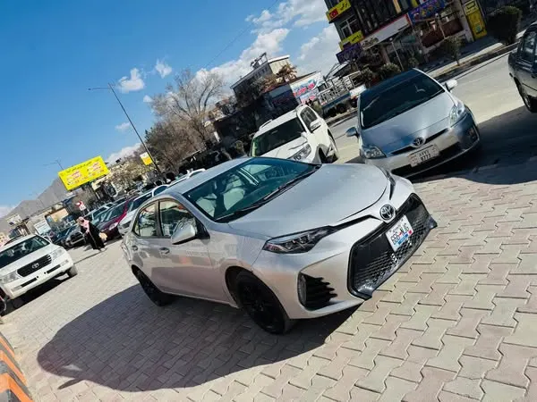Toyota Corolla 2017 (1)