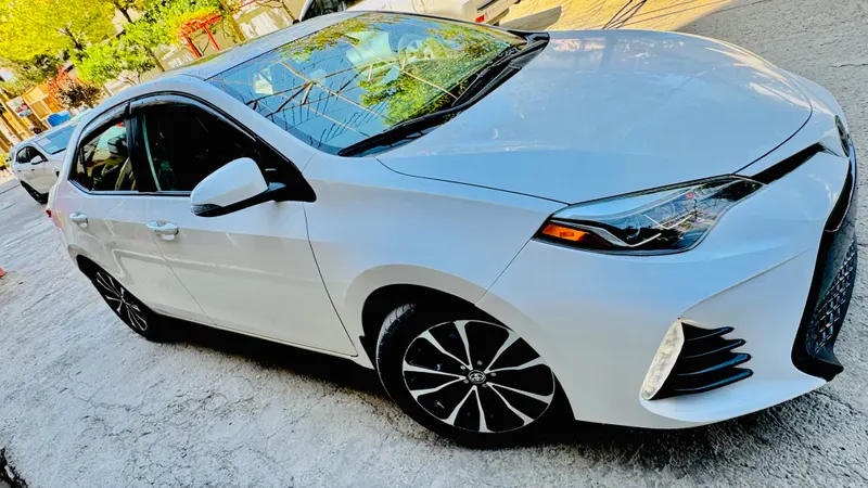 Toyota Corolla 2018 (6)