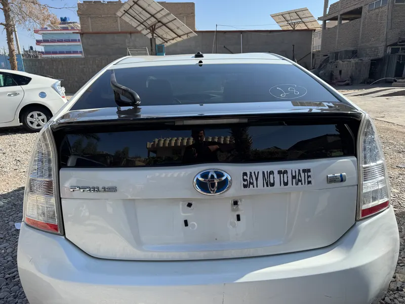 Toyota Prius 2011 (4)