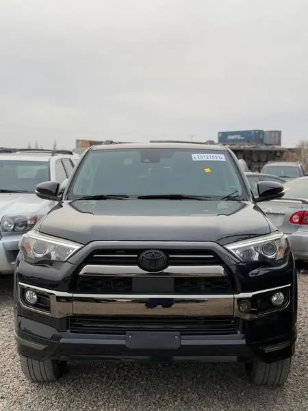 Toyota 4Runner 2020 (2)