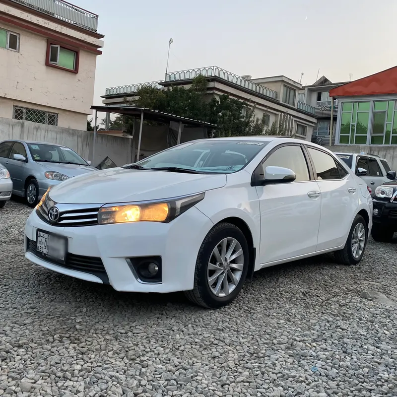 Toyota Corolla 2015 (2)