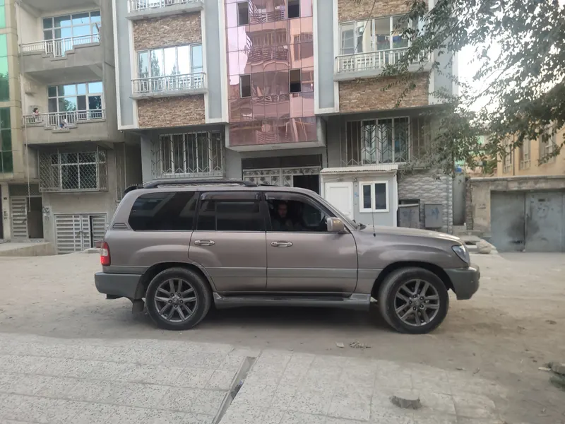 Toyota Land Cruiser V8 2005 (6)