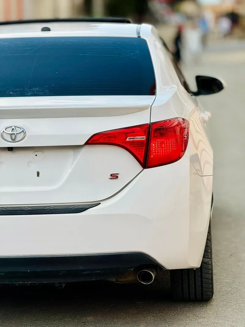 Toyota Corolla 2016 (8)