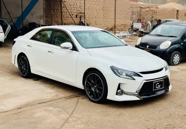 Toyota Mark X Sport GS 2011 (2)