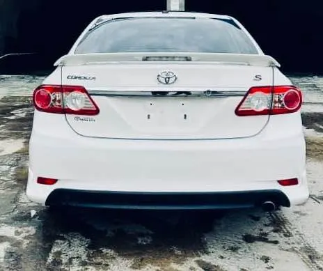 Toyota Corolla 2013 (2)