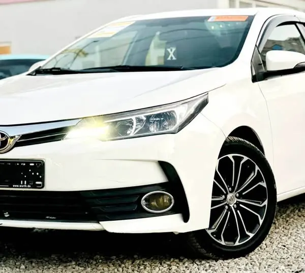 Toyota Corolla 2015 (2)