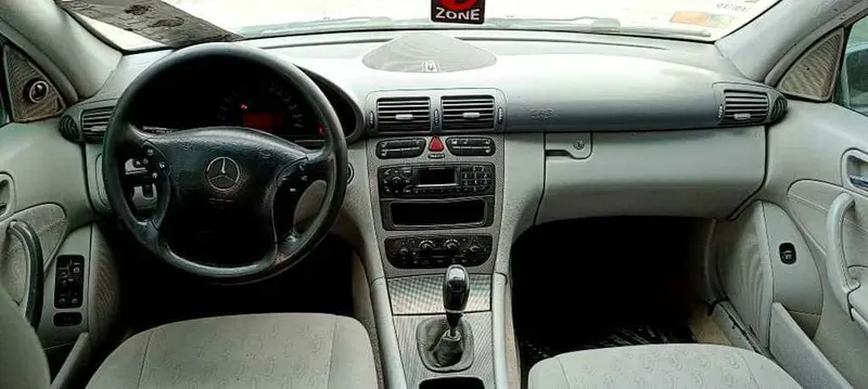 Mercedes-Benz 2004 (4)