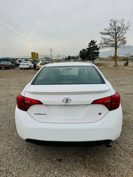 Toyota Corolla 2016 (3)