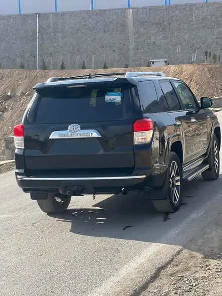 Toyota 4Runner Limited 2011 (3)
