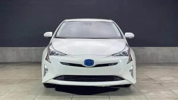 Toyota Prius 2016 (2)