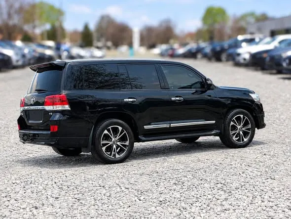 Toyota Land Cruiser 2012 (2)