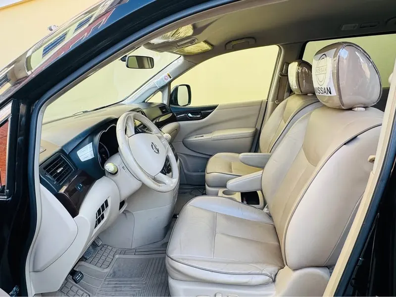 Nissan Quest 2014 (4)