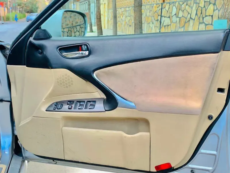 Lexus IS 2005 (4)