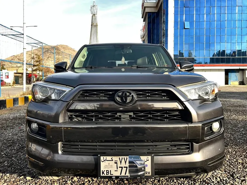 Toyota 4Runner 2018 (2)