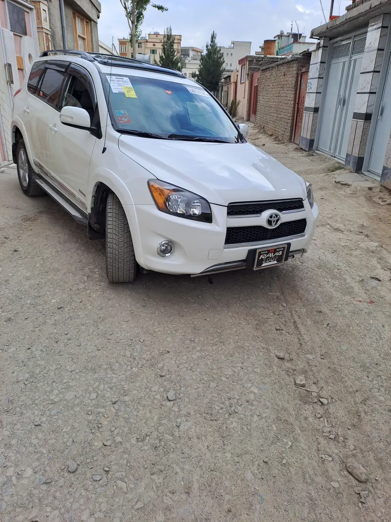 Toyota RAV4 (3)