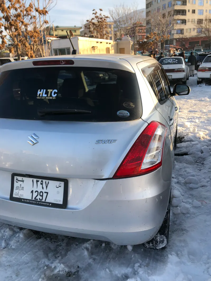 Suzuki Swift 2012 (4)