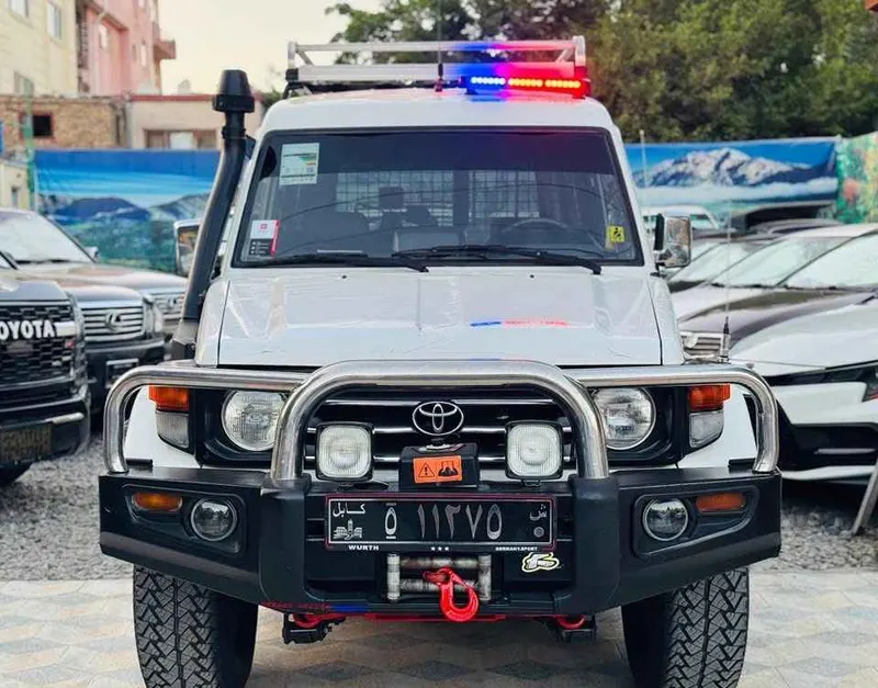 Toyota Land Cruiser 1996 (1)